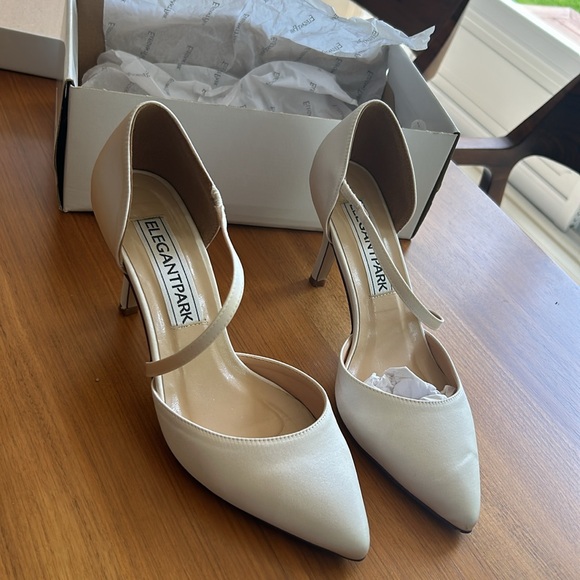White Satin Bridal heels size 8 - Wedding heels /Shoes - Picture 5 of 5